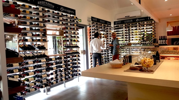 wine-store-Thaiti-racking-30